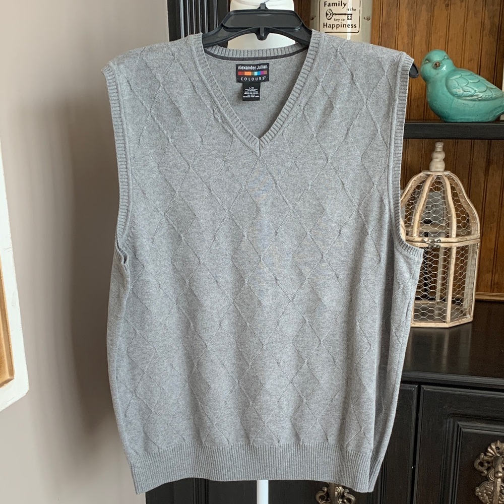 Alexander Julian Light Gray V-Neck Sweater Vest
